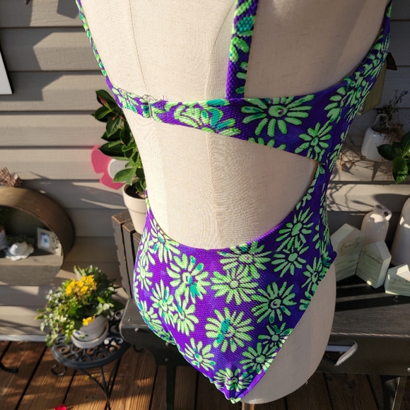 RAISINS ♡ Beautiful Vintage 1pc Purple 'n Green Floral Padded Bra Swimsuit M - Picture 17 of 17